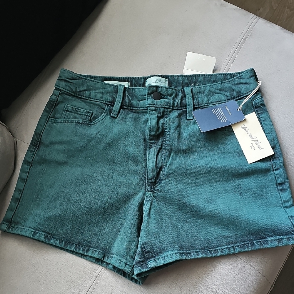 NWT Universal Thread Vintage Midi Green Jean Shorts Mid-Rise
